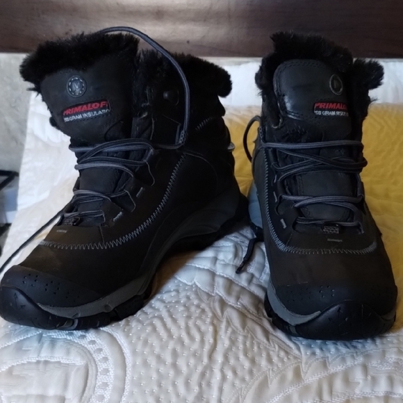 Merrell Black Winter Boots - Picture 13 of 13